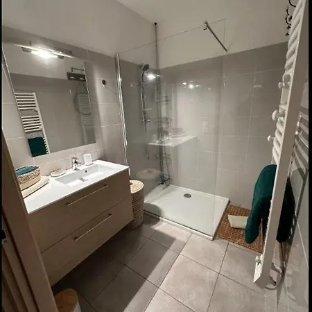 T2 Chaleureux Avec Grande Terrasse Vue * Bastia (Corsica)